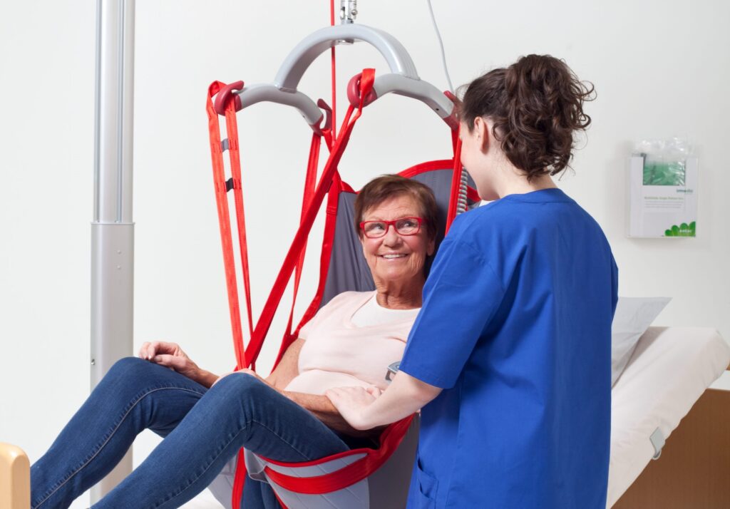 Molift Rail System Duo-userandcaregiver2